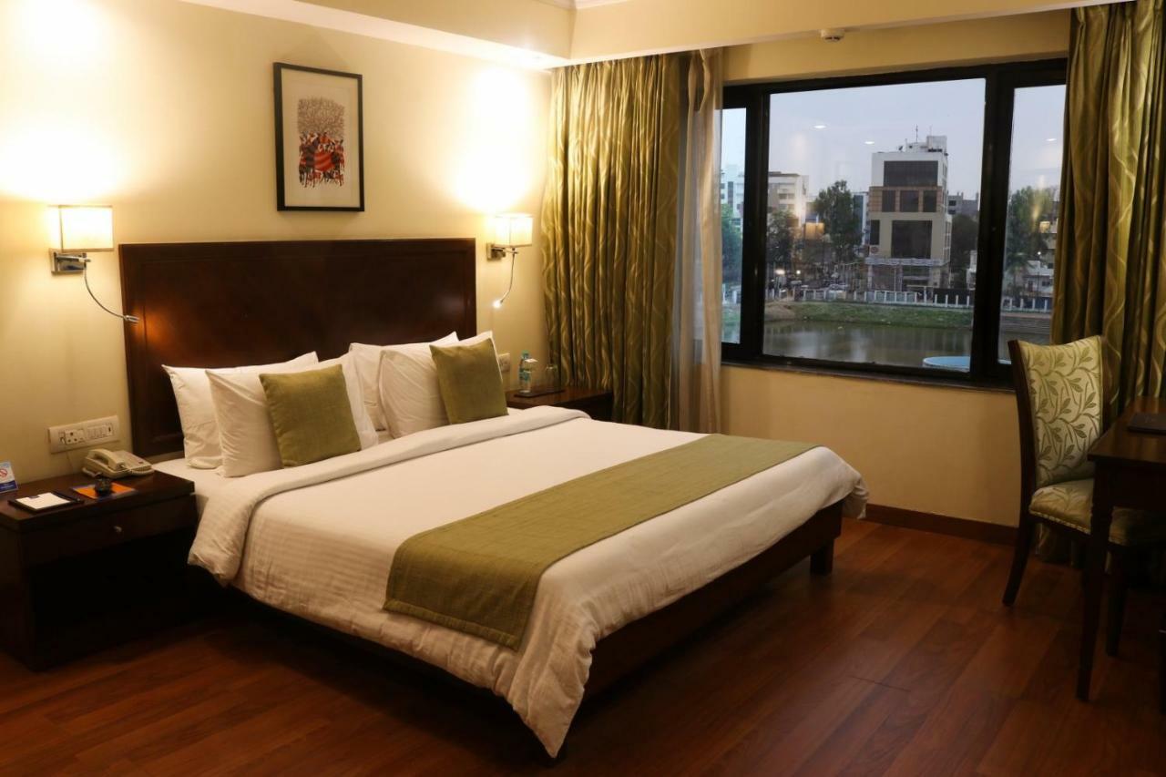 Le Lac Sarovar Portico- Ranchi Bagian luar foto